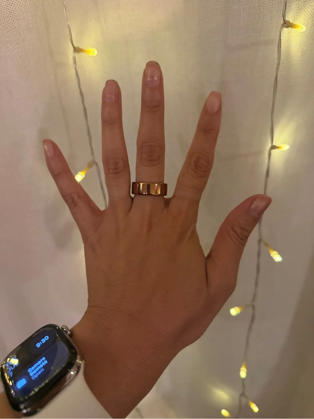 Oura Ring 4 in rose gold